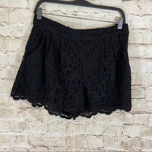 Black lace scallop H&M shorts size small
